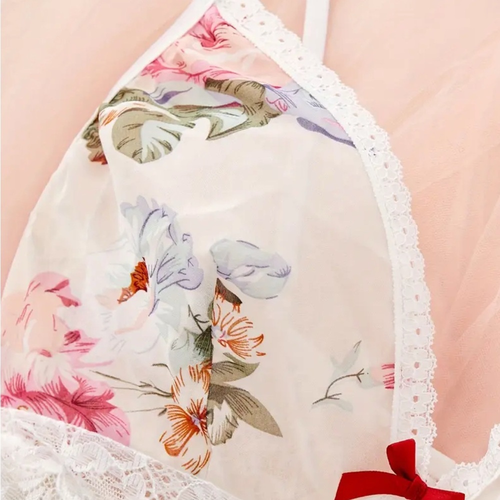Cream Lace Trim Pajama Set with Vintage-Inspired Design. Brand new in package - Picture 6 of 11